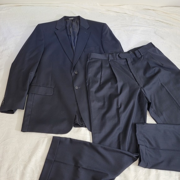 JOS A BANK Signature‎ Collection Mens Navy 100% Wool Suit 2 Piece 46L READ